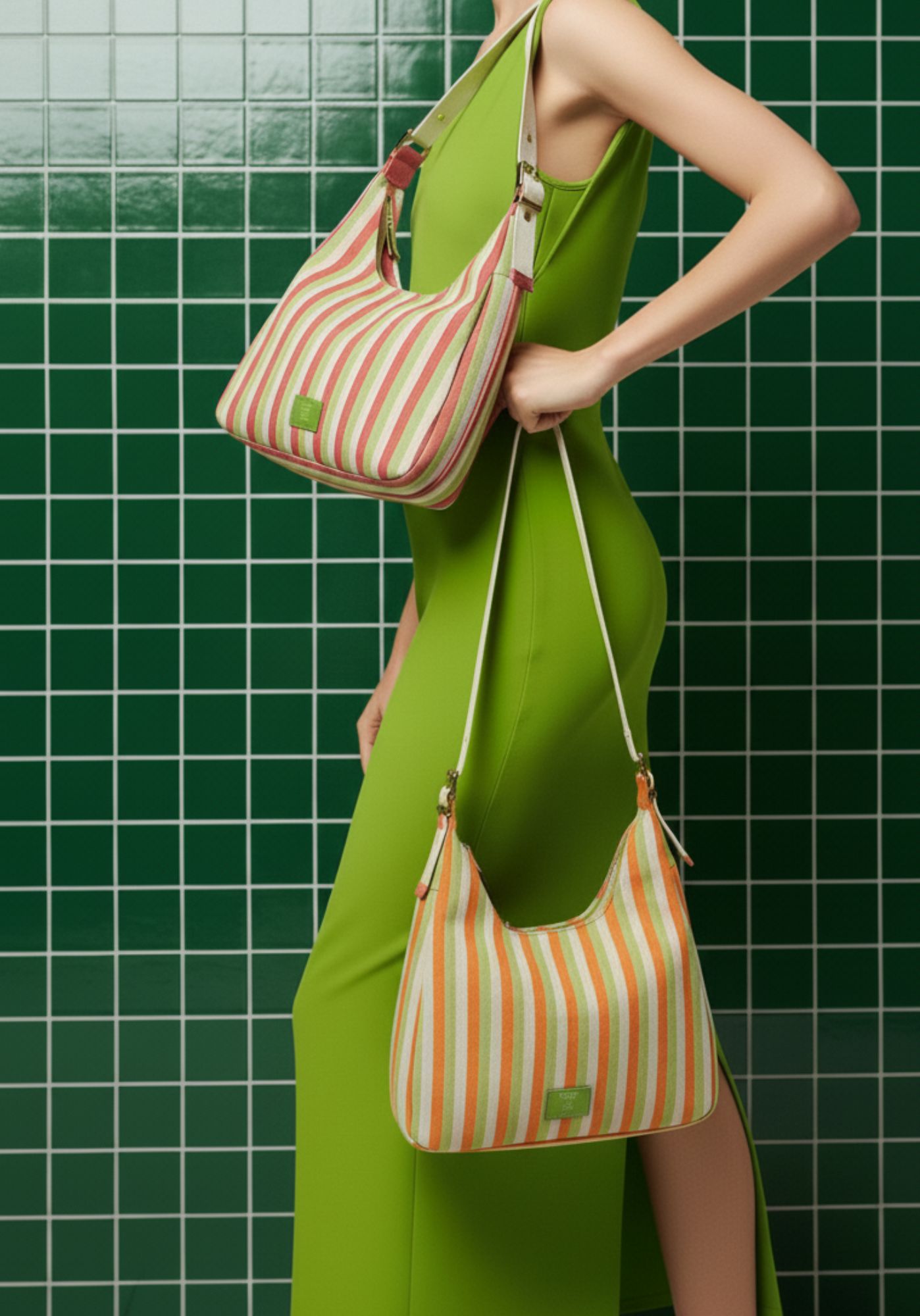 Bolso Hobo Agatha Ruiz de la Prada en Lona con Líneas Vibrantes - Imagen 2