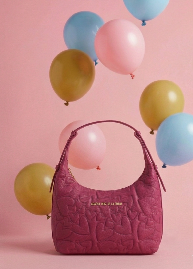 Bolso Hobo Agatha Ruiz de la Prada corazones bordados morado