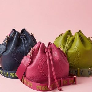 Bolso bombonera Agatha Ruiz de la Prada logo azul