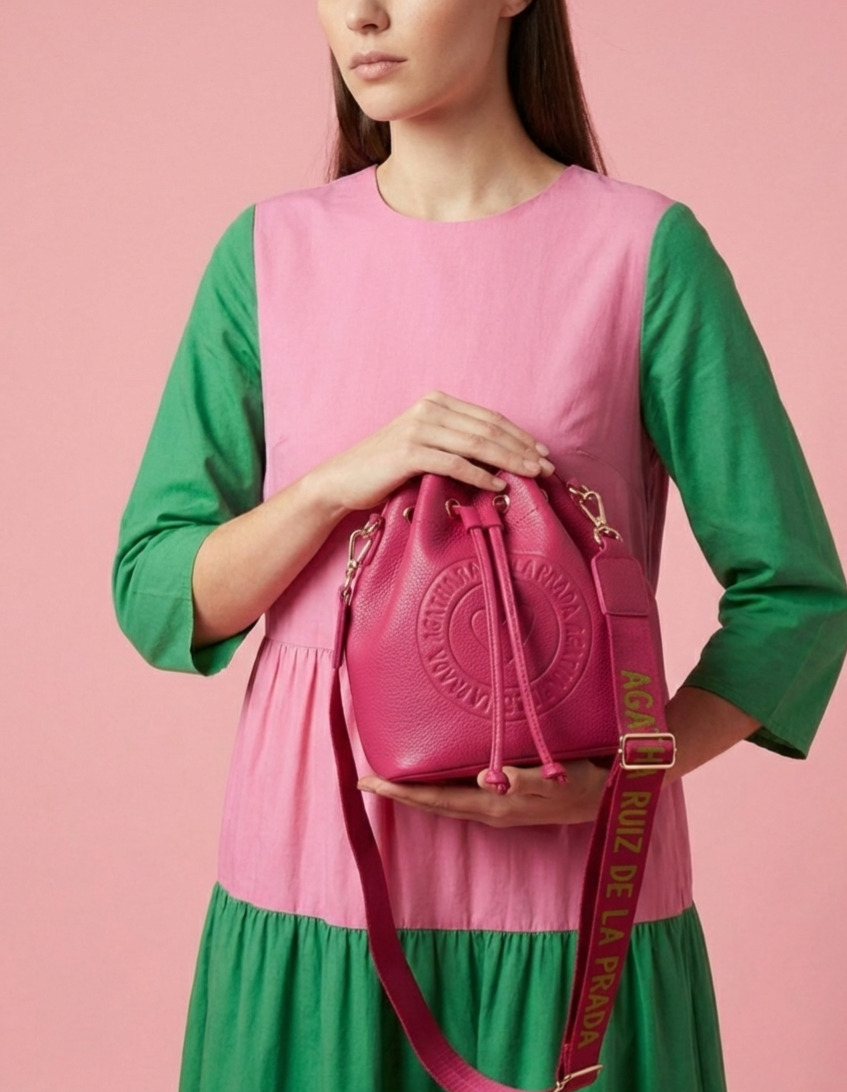 Bolso bombonera Agatha Ruiz de la Prada logo fucsia