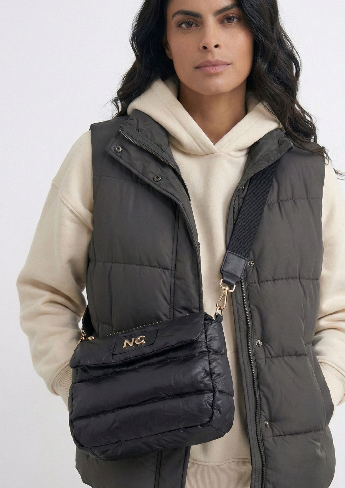 Bandolera Noco puffy negra - Imagen 2