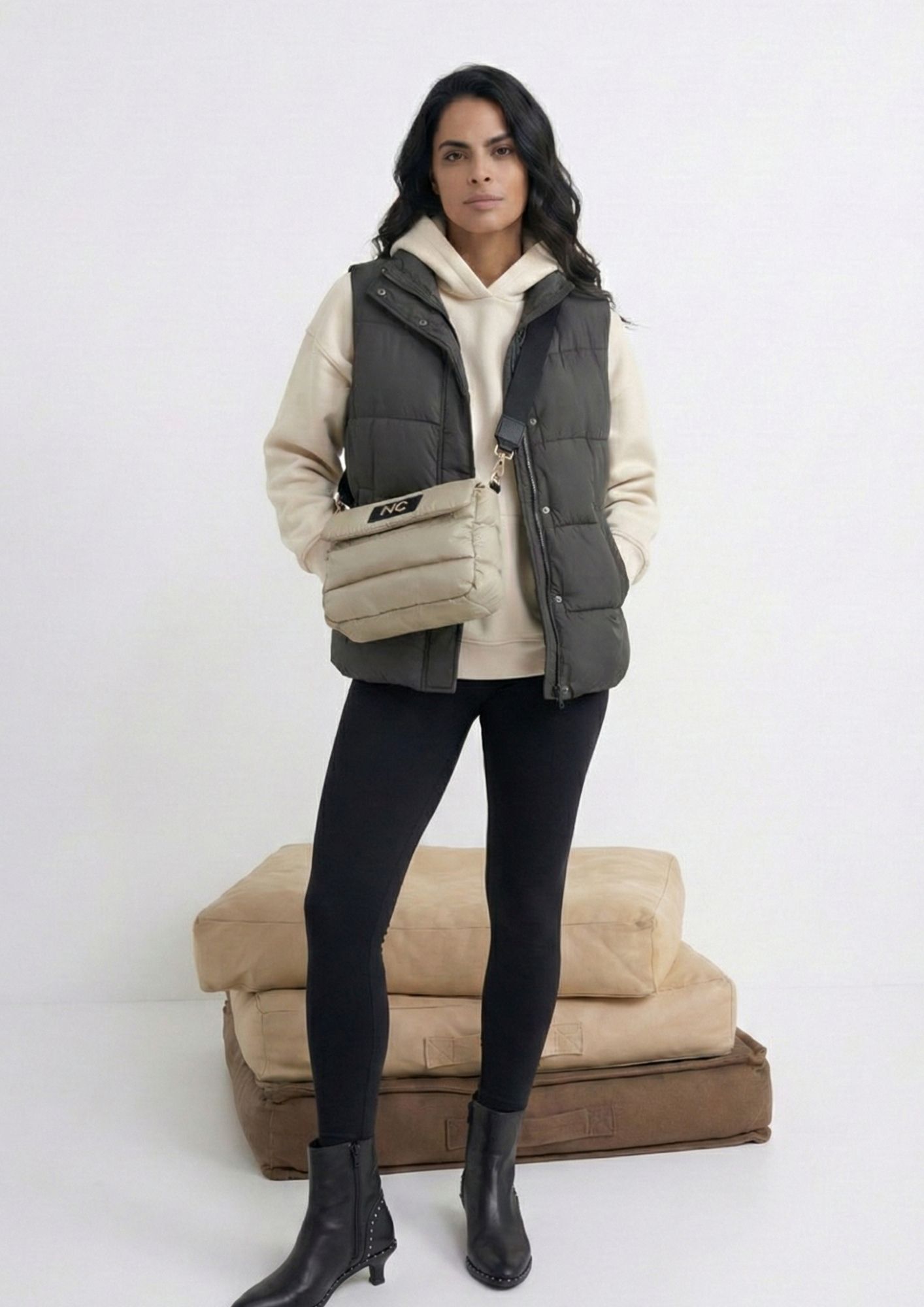 Bandolera Noco puffy beige - Imagen 2